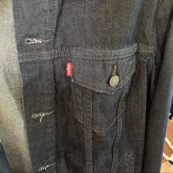 LEVI’S | Dark Wash Denim Trucker Jacket - Picture 7 of 8